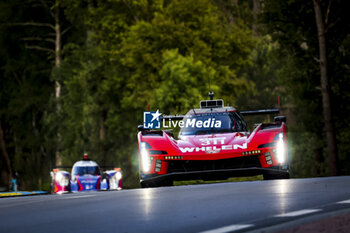 2024-06-12 - 311 DERANI Luis Felipe (bra), AITKEN Jack (gbr), DRUGOVICH Felipe (bra), Whelen Cadillac Racing, Cadillac V-Series.R #311, Hypercar, action during the Wednesday Qualifying session of the 2024 24 Hours of Le Mans, 4th round of the 2024 FIA World Endurance Championship, on the Circuit des 24 Heures du Mans, on June 12, 2024 in Le Mans, France - 24 HEURES DU MANS 2024 - WEDNESDAY - QUALIFYING - ENDURANCE - MOTORS