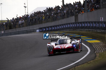 2024-06-12 - 11 VERNAY Jean-Karl (fra), SERRAVALLE Antonio (can), WATTANA BENNETT Carl (tha), Isotta Fraschini, Isotta Fraschini Tipo6-C #11, Hypercar, FIA WEC, action during the Wednesday Qualifying session of the 2024 24 Hours of Le Mans, 4th round of the 2024 FIA World Endurance Championship, on the Circuit des 24 Heures du Mans, on June 12, 2024 in Le Mans, France - 24 HEURES DU MANS 2024 - WEDNESDAY - QUALIFYING - ENDURANCE - MOTORS