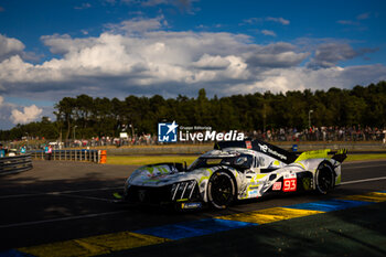 2024-06-12 - 93 VERGNE Jean-Eric (fra), JENSEN Mikkel (dnk), MULLER Nico (swi), Peugeot TotalEnergies, Peugeot 9x8 #93, Hypercar, FIA WEC, action during the Wednesday Qualifying session of the 2024 24 Hours of Le Mans, 4th round of the 2024 FIA World Endurance Championship, on the Circuit des 24 Heures du Mans, on June 12, 2024 in Le Mans, France - 24 HEURES DU MANS 2024 - WEDNESDAY - QUALIFYING - ENDURANCE - MOTORS