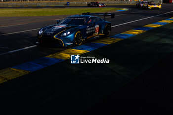 2024-06-12 - 27 JAMES Ian (usa), MANCINELLI Daniel (ita), RIBERAS Alex (spa), Heart of Racing Team, Aston Martin Vantage GT3 #27, LM GT3, FIA WEC, action during the Wednesday Qualifying session of the 2024 24 Hours of Le Mans, 4th round of the 2024 FIA World Endurance Championship, on the Circuit des 24 Heures du Mans, on June 12, 2024 in Le Mans, France - 24 HEURES DU MANS 2024 - WEDNESDAY - QUALIFYING - ENDURANCE - MOTORS