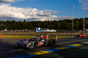 2024-06-12 - 20 VAN DER LINDE Sheldon (zaf), FRIJNS Robin (nld), RAST René (ger), BMW M Team WRT, BMW Hybrid V8 #20, Hypercar, FIA WEC, action during the Wednesday Qualifying session of the 2024 24 Hours of Le Mans, 4th round of the 2024 FIA World Endurance Championship, on the Circuit des 24 Heures du Mans, on June 12, 2024 in Le Mans, France - 24 HEURES DU MANS 2024 - WEDNESDAY - QUALIFYING - ENDURANCE - MOTORS