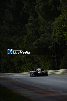 2024-06-12 - 02 BAMBER Earl (nzl), LYNN Alex (gbr), PALOU Alex (spa), Cadillac Racing, Cadillac V-Series.R #02, Hypercar, FIA WEC, action during the Wednesday Qualifying session of the 2024 24 Hours of Le Mans, 4th round of the 2024 FIA World Endurance Championship, on the Circuit des 24 Heures du Mans, on June 12, 2024 in Le Mans, France - 24 HEURES DU MANS 2024 - WEDNESDAY - QUALIFYING - ENDURANCE - MOTORS