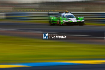 2024-06-12 - 19 GROSJEAN Romain (fra), CALDARELLI Andrea (ita), CAIROLI Matteo (ita), Lamborghini Iron Lynx, Lamborghini SC63 #19, Hypercar, action during the Wednesday Qualifying session of the 2024 24 Hours of Le Mans, 4th round of the 2024 FIA World Endurance Championship, on the Circuit des 24 Heures du Mans, on June 12, 2024 in Le Mans, France - 24 HEURES DU MANS 2024 - WEDNESDAY - QUALIFYING - ENDURANCE - MOTORS