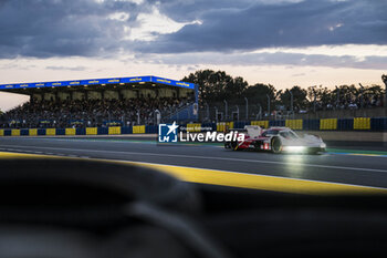 2024-06-12 - 06 ESTRE Kevin (fra), LOTTERER André (ger), VANTHOOR Laurens (bel), Porsche Penske Motorsport, Porsche 963 #06, Hypercar, FIA WEC, action during the Free Practice 2 of the 2024 24 Hours of Le Mans, 4th round of the 2024 FIA World Endurance Championship, on the Circuit des 24 Heures du Mans, on June 12, 2024 in Le Mans, France - 24 HEURES DU MANS 2024 - WEDNESDAY - FREE PRACTICE 2 - ENDURANCE - MOTORS