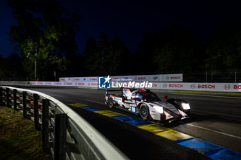 2024-06-12 - 10 CULLEN Ryan (gbr), PILET Patrick (fra), RICHELMI Stéphane (mco), Vector Sport, Oreca 07 - Gibson #10, LMP2, action during the Free Practice 2 of the 2024 24 Hours of Le Mans, 4th round of the 2024 FIA World Endurance Championship, on the Circuit des 24 Heures du Mans, on June 12, 2024 in Le Mans, France - 24 HEURES DU MANS 2024 - WEDNESDAY - FREE PRACTICE 2 - ENDURANCE - MOTORS