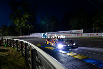 2024-06-12 - 50 FUOCO Antonio (ita), MOLINA Miguel (spa), NIELSEN Nicklas (dnk), Ferrari AF Corse, Ferrari 499P #50, Hypercar, FIA WEC, action during the Free Practice 2 of the 2024 24 Hours of Le Mans, 4th round of the 2024 FIA World Endurance Championship, on the Circuit des 24 Heures du Mans, on June 12, 2024 in Le Mans, France - 24 HEURES DU MANS 2024 - WEDNESDAY - FREE PRACTICE 2 - ENDURANCE - MOTORS