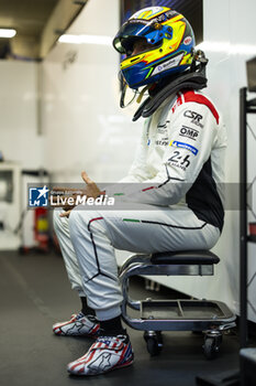 2024-06-12 - GROSJEAN Romain (fra), Lamborghini Iron Lynx, Lamborghini SC63 #19, Hypercar, portrait during the Free Practice 2 of the 2024 24 Hours of Le Mans, 4th round of the 2024 FIA World Endurance Championship, on the Circuit des 24 Heures du Mans, on June 12, 2024 in Le Mans, France - 24 HEURES DU MANS 2024 - WEDNESDAY - FREE PRACTICE 2 - ENDURANCE - MOTORS