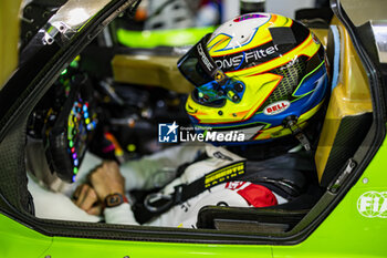 2024-06-12 - GROSJEAN Romain (fra), Lamborghini Iron Lynx, Lamborghini SC63 #19, Hypercar, portrait during the Free Practice 2 of the 2024 24 Hours of Le Mans, 4th round of the 2024 FIA World Endurance Championship, on the Circuit des 24 Heures du Mans, on June 12, 2024 in Le Mans, France - 24 HEURES DU MANS 2024 - WEDNESDAY - FREE PRACTICE 2 - ENDURANCE - MOTORS