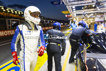 2024-06-12 - LYNN Alex (gbr), Cadillac Racing, Cadillac V-Series.R #02, Hypercar, FIA WEC, portrait during the Free Practice 2 of the 2024 24 Hours of Le Mans, 4th round of the 2024 FIA World Endurance Championship, on the Circuit des 24 Heures du Mans, on June 12, 2024 in Le Mans, France - 24 HEURES DU MANS 2024 - WEDNESDAY - FREE PRACTICE 2 - ENDURANCE - MOTORS