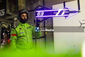 2024-06-12 - Lamborghini Iron Lynx mecaniciens, mechanics during the Free Practice 2 of the 2024 24 Hours of Le Mans, 4th round of the 2024 FIA World Endurance Championship, on the Circuit des 24 Heures du Mans, on June 12, 2024 in Le Mans, France - 24 HEURES DU MANS 2024 - WEDNESDAY - FREE PRACTICE 2 - ENDURANCE - MOTORS