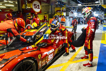 2024-06-12 - 51 PIER GUIDI Alessandro (ita), CALADO James (gbr), GIOVINAZZI Antonio (ita), Ferrari AF Corse, Ferrari 499P #51, Hypercar, FIA WEC, pit stop during the Free Practice 2 of the 2024 24 Hours of Le Mans, 4th round of the 2024 FIA World Endurance Championship, on the Circuit des 24 Heures du Mans, on June 12, 2024 in Le Mans, France - 24 HEURES DU MANS 2024 - WEDNESDAY - FREE PRACTICE 2 - ENDURANCE - MOTORS