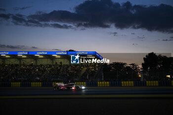 2024-06-12 - 06 ESTRE Kevin (fra), LOTTERER André (ger), VANTHOOR Laurens (bel), Porsche Penske Motorsport, Porsche 963 #06, Hypercar, FIA WEC, action during the Free Practice 2 of the 2024 24 Hours of Le Mans, 4th round of the 2024 FIA World Endurance Championship, on the Circuit des 24 Heures du Mans, on June 12, 2024 in Le Mans, France - 24 HEURES DU MANS 2024 - WEDNESDAY - FREE PRACTICE 2 - ENDURANCE - MOTORS