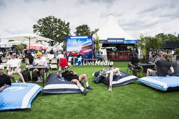 2024-06-13 - Fan village, fans, supporters, public, spectators, fan zone during the 2024 24 Hours of Le Mans, 4th round of the 2024 FIA World Endurance Championship, on the Circuit des 24 Heures du Mans, on June 13, 2024 in Le Mans, France - 24 HEURES DU MANS 2024 - THURSDAY - ENDURANCE - MOTORS