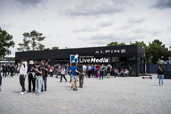 2024-06-13 - Fan village, fans, supporters, public, spectators, fan zone during the 2024 24 Hours of Le Mans, 4th round of the 2024 FIA World Endurance Championship, on the Circuit des 24 Heures du Mans, on June 13, 2024 in Le Mans, France - 24 HEURES DU MANS 2024 - THURSDAY - ENDURANCE - MOTORS