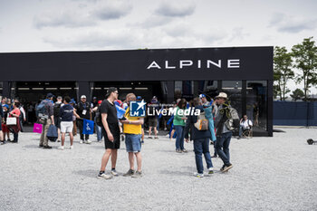 2024-06-13 - Fan village, fans, supporters, public, spectators, fan zone during the 2024 24 Hours of Le Mans, 4th round of the 2024 FIA World Endurance Championship, on the Circuit des 24 Heures du Mans, on June 13, 2024 in Le Mans, France - 24 HEURES DU MANS 2024 - THURSDAY - ENDURANCE - MOTORS