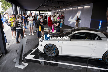 2024-06-13 - Fan village, fans, supporters, public, spectators, fan zone during the 2024 24 Hours of Le Mans, 4th round of the 2024 FIA World Endurance Championship, on the Circuit des 24 Heures du Mans, on June 13, 2024 in Le Mans, France - 24 HEURES DU MANS 2024 - THURSDAY - ENDURANCE - MOTORS