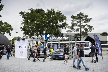 2024-06-13 - Fan village, fans, supporters, public, spectators, fan zone during the 2024 24 Hours of Le Mans, 4th round of the 2024 FIA World Endurance Championship, on the Circuit des 24 Heures du Mans, on June 13, 2024 in Le Mans, France - 24 HEURES DU MANS 2024 - THURSDAY - ENDURANCE - MOTORS