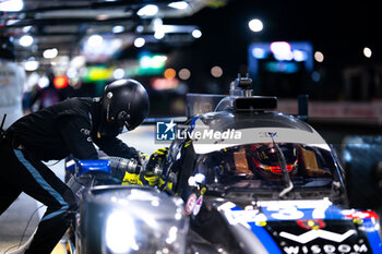 2024-06-13 - 37 FLUXA Lorenzo (spa), JAKOBSEN Malthe (dnk), MIYATA Ritomo (jpn), Cool Racing, Oreca 07 - Gibson #37, LMP2, refueling during the 2024 24 Hours of Le Mans, 4th round of the 2024 FIA World Endurance Championship, on the Circuit des 24 Heures du Mans, on June 13, 2024 in Le Mans, France - 24 HEURES DU MANS 2024 - THURSDAY - ENDURANCE - MOTORS