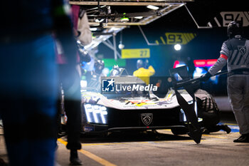 2024-06-13 - 94 VANDOORNE Stoffel (bel), DUVAL Loïc (fra), DI RESTA Paul (gbr), Peugeot TotalEnergies, Peugeot 9x8 #94, Hypercar, FIA WEC, action during the 2024 24 Hours of Le Mans, 4th round of the 2024 FIA World Endurance Championship, on the Circuit des 24 Heures du Mans, on June 13, 2024 in Le Mans, France - 24 HEURES DU MANS 2024 - THURSDAY - ENDURANCE - MOTORS