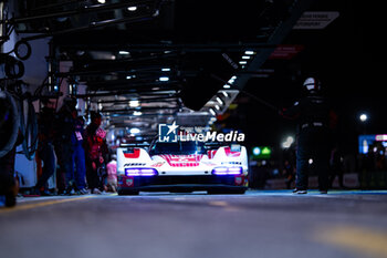 2024-06-13 - 06 ESTRE Kevin (fra), LOTTERER André (ger), VANTHOOR Laurens (bel), Porsche Penske Motorsport, Porsche 963 #06, Hypercar, FIA WEC, action during the 2024 24 Hours of Le Mans, 4th round of the 2024 FIA World Endurance Championship, on the Circuit des 24 Heures du Mans, on June 13, 2024 in Le Mans, France - 24 HEURES DU MANS 2024 - THURSDAY - ENDURANCE - MOTORS