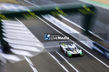 2024-06-13 - 94 VANDOORNE Stoffel (bel), DUVAL Loïc (fra), DI RESTA Paul (gbr), Peugeot TotalEnergies, Peugeot 9x8 #94, Hypercar, FIA WEC, action during the 2024 24 Hours of Le Mans, 4th round of the 2024 FIA World Endurance Championship, on the Circuit des 24 Heures du Mans, on June 13, 2024 in Le Mans, France - 24 HEURES DU MANS 2024 - THURSDAY - ENDURANCE - MOTORS