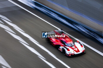 2024-06-13 - 04 JAMINET Mathieu (fra), NASR Felipe (bra), TANDY Nick (gbr), Porsche Penske Motorsport, Porsche 963 #04, Hypercar, action during the 2024 24 Hours of Le Mans, 4th round of the 2024 FIA World Endurance Championship, on the Circuit des 24 Heures du Mans, on June 13, 2024 in Le Mans, France - 24 HEURES DU MANS 2024 - THURSDAY - ENDURANCE - MOTORS