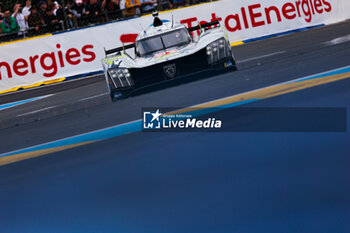 2024-06-13 - 93 VERGNE Jean-Eric (fra), JENSEN Mikkel (dnk), MULLER Nico (swi), Peugeot TotalEnergies, Peugeot 9x8 #93, Hypercar, FIA WEC, action during the 2024 24 Hours of Le Mans, 4th round of the 2024 FIA World Endurance Championship, on the Circuit des 24 Heures du Mans, on June 13, 2024 in Le Mans, France - 24 HEURES DU MANS 2024 - THURSDAY - ENDURANCE - MOTORS