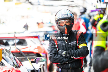 2024-06-13 - Kessel Racing Mechanic during the Road to Le Mans 2024, 3rd round of the 2024 Michelin Le Mans Cup, on the Circuit des 24 Heures du Mans, from June 12 to 15, 2024 in Le Mans, France - AUTO - ROAD TO LE MANS 2024 - ENDURANCE - MOTORS