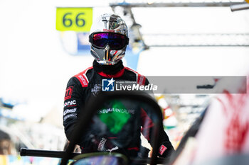 2024-06-13 - Team Motopark Mechanic during the Road to Le Mans 2024, 3rd round of the 2024 Michelin Le Mans Cup, on the Circuit des 24 Heures du Mans, from June 12 to 15, 2024 in Le Mans, France - AUTO - ROAD TO LE MANS 2024 - ENDURANCE - MOTORS