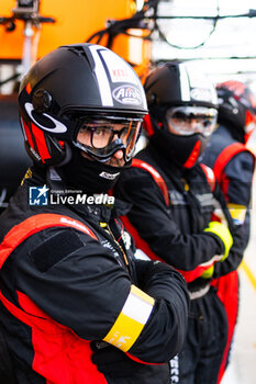 2024-06-13 - Kessel Racing Mechanic during the Road to Le Mans 2024, 3rd round of the 2024 Michelin Le Mans Cup, on the Circuit des 24 Heures du Mans, from June 12 to 15, 2024 in Le Mans, France - AUTO - ROAD TO LE MANS 2024 - ENDURANCE - MOTORS