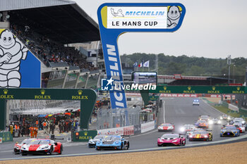 2024-06-13 - start of the race, depart, Race 1 during the Road to Le Mans 2024, 3rd round of the 2024 Michelin Le Mans Cup, on the Circuit des 24 Heures du Mans, from June 12 to 15, 2024 in Le Mans, France - AUTO - ROAD TO LE MANS 2024 - ENDURANCE - MOTORS