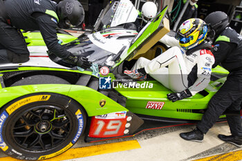 2024-06-13 - GROSJEAN Romain (fra), Lamborghini Iron Lynx, Lamborghini SC63 #19, Hypercar, portrait during the Free Practice 3 of the 2024 24 Hours of Le Mans, 4th round of the 2024 FIA World Endurance Championship, on the Circuit des 24 Heures du Mans, on June 13, 2024 in Le Mans, France - 24 HEURES DU MANS 2024 - THURSDAY - FREE PRACTICE 3 - ENDURANCE - MOTORS