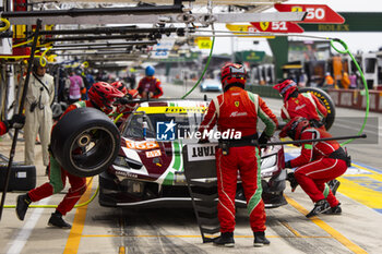 2024-06-13 - 155 LAURSEN Johnny (dnk), LAURSEN Conrad (dnk), TAYLOR Jordan (usa), Spirit of Race, Ferrari 296 LMGT3 #155, LM GT3, pit stop during the Free Practice 3 of the 2024 24 Hours of Le Mans, 4th round of the 2024 FIA World Endurance Championship, on the Circuit des 24 Heures du Mans, on June 13, 2024 in Le Mans, France - 24 HEURES DU MANS 2024 - THURSDAY - FREE PRACTICE 3 - ENDURANCE - MOTORS