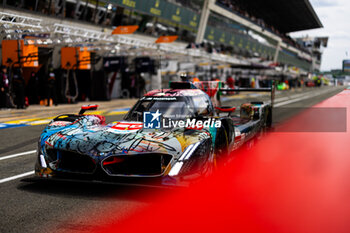 2024-06-13 - 20 VAN DER LINDE Sheldon (zaf), FRIJNS Robin (nld), RAST René (ger), BMW M Team WRT, BMW Hybrid V8 #20, Hypercar, FIA WEC, action during the Free Practice 3 of the 2024 24 Hours of Le Mans, 4th round of the 2024 FIA World Endurance Championship, on the Circuit des 24 Heures du Mans, on June 13, 2024 in Le Mans, France - 24 HEURES DU MANS 2024 - THURSDAY - FREE PRACTICE 3 - ENDURANCE - MOTORS