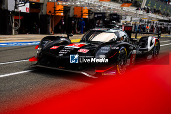 2024-06-13 - 08 BUEMI Sébastien (swi), HARTLEY Brendon (nzl), HIRAKAWA Ryo (jpn), Toyota Gazoo Racing, Toyota GR010 - Hybrid #08, Hypercar, FIA WEC, action during the Free Practice 3 of the 2024 24 Hours of Le Mans, 4th round of the 2024 FIA World Endurance Championship, on the Circuit des 24 Heures du Mans, on June 13, 2024 in Le Mans, France - 24 HEURES DU MANS 2024 - THURSDAY - FREE PRACTICE 3 - ENDURANCE - MOTORS