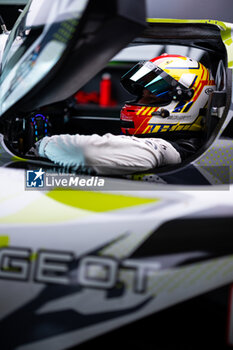 2024-06-13 - DUVAL Loïc (fra), Peugeot TotalEnergies, Peugeot 9x8 #94, Hypercar, FIA WEC, portrait during the Free Practice 3 of the 2024 24 Hours of Le Mans, 4th round of the 2024 FIA World Endurance Championship, on the Circuit des 24 Heures du Mans, on June 13, 2024 in Le Mans, France - 24 HEURES DU MANS 2024 - THURSDAY - FREE PRACTICE 3 - ENDURANCE - MOTORS