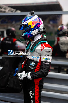 2024-06-13 - VAN DER LINDE Kelvin (zaf), Akkodis ASP Team, Lexus RC F GT3 #78, LM GT3, FIA WEC, portrait during the Free Practice 3 of the 2024 24 Hours of Le Mans, 4th round of the 2024 FIA World Endurance Championship, on the Circuit des 24 Heures du Mans, on June 13, 2024 in Le Mans, France - 24 HEURES DU MANS 2024 - THURSDAY - FREE PRACTICE 3 - ENDURANCE - MOTORS