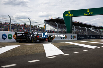 2024-06-13 - 08 BUEMI Sébastien (swi), HARTLEY Brendon (nzl), HIRAKAWA Ryo (jpn), Toyota Gazoo Racing, Toyota GR010 - Hybrid #08, Hypercar, FIA WEC, action during the Free Practice 3 of the 2024 24 Hours of Le Mans, 4th round of the 2024 FIA World Endurance Championship, on the Circuit des 24 Heures du Mans, on June 13, 2024 in Le Mans, France - 24 HEURES DU MANS 2024 - THURSDAY - FREE PRACTICE 3 - ENDURANCE - MOTORS