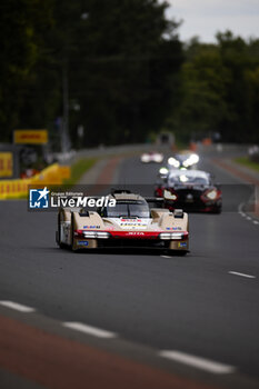 2024-06-13 - 38 RASMUSSEN Oliver (dnk), HANSON Philip (gbr), BUTTON Jenson (gbr), Hertz Team Jota, Porsche 963 #38, Hypercar, FIA WEC, action during the Free Practice 3 of the 2024 24 Hours of Le Mans, 4th round of the 2024 FIA World Endurance Championship, on the Circuit des 24 Heures du Mans, on June 13, 2024 in Le Mans, France - 24 HEURES DU MANS 2024 - THURSDAY - FREE PRACTICE 3 - ENDURANCE - MOTORS