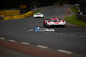 2024-06-13 - 04 JAMINET Mathieu (fra), NASR Felipe (bra), TANDY Nick (gbr), Porsche Penske Motorsport, Porsche 963 #04, Hypercar, action during the Free Practice 3 of the 2024 24 Hours of Le Mans, 4th round of the 2024 FIA World Endurance Championship, on the Circuit des 24 Heures du Mans, on June 13, 2024 in Le Mans, France - 24 HEURES DU MANS 2024 - THURSDAY - FREE PRACTICE 3 - ENDURANCE - MOTORS