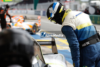 2024-06-13 - michelin engineer, portrait during the Free Practice 3 of the 2024 24 Hours of Le Mans, 4th round of the 2024 FIA World Endurance Championship, on the Circuit des 24 Heures du Mans, on June 13, 2024 in Le Mans, France - 24 HEURES DU MANS 2024 - THURSDAY - FREE PRACTICE 3 - ENDURANCE - MOTORS