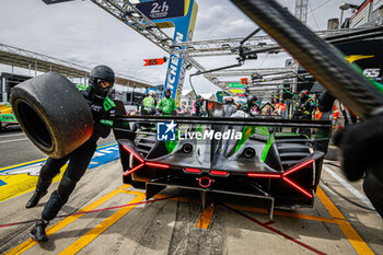 2024-06-13 - 63 BORTOLOTTI Mirko (ita), MORTARA Edoardo (ita), KVYAT Daniil, Lamborghini Iron Lynx, Lamborghini SC63 #63, Hypercar, FIA WEC, pitstop, arrêt aux stands , during the Free Practice 3 of the 2024 24 Hours of Le Mans, 4th round of the 2024 FIA World Endurance Championship, on the Circuit des 24 Heures du Mans, on June 13, 2024 in Le Mans, France - 24 HEURES DU MANS 2024 - THURSDAY - FREE PRACTICE 3 - ENDURANCE - MOTORS