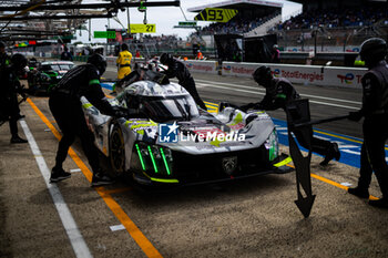 2024-06-13 - 93 VERGNE Jean-Eric (fra), JENSEN Mikkel (dnk), MULLER Nico (swi), Peugeot TotalEnergies, Peugeot 9x8 #93, Hypercar, FIA WEC, action during the Free Practice 3 of the 2024 24 Hours of Le Mans, 4th round of the 2024 FIA World Endurance Championship, on the Circuit des 24 Heures du Mans, on June 13, 2024 in Le Mans, France - 24 HEURES DU MANS 2024 - THURSDAY - FREE PRACTICE 3 - ENDURANCE - MOTORS