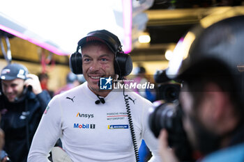 2024-06-13 - LOTTERER André (ger), Porsche Penske Motorsport, Porsche 963 #06, Hypercar, FIA WEC, portrait, HyperPole celebration during the Hyperpole of the 2024 24 Hours of Le Mans, 4th round of the 2024 FIA World Endurance Championship, on the Circuit des 24 Heures du Mans, on June 13, 2024 in Le Mans, France - 24 HEURES DU MANS 2024 - THURSDAY - HYPERPOLE - ENDURANCE - MOTORS