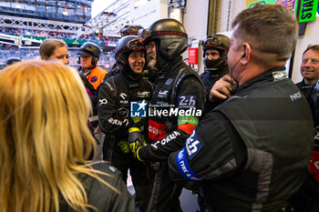 2024-06-13 - AO by TF mecaniciens, mechanics during the Hyperpole of the 2024 24 Hours of Le Mans, 4th round of the 2024 FIA World Endurance Championship, on the Circuit des 24 Heures du Mans, on June 13, 2024 in Le Mans, France - 24 HEURES DU MANS 2024 - THURSDAY - HYPERPOLE - ENDURANCE - MOTORS