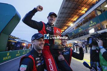 2024-06-13 - 06 ESTRE Kevin (fra), LOTTERER André (ger), VANTHOOR Laurens (bel), Porsche Penske Motorsport, Porsche 963 #06, Hypercar, FIA WEC, celebration during the Hyperpole of the 2024 24 Hours of Le Mans, 4th round of the 2024 FIA World Endurance Championship, on the Circuit des 24 Heures du Mans, on June 13, 2024 in Le Mans, France - 24 HEURES DU MANS 2024 - THURSDAY - HYPERPOLE - ENDURANCE - MOTORS