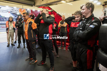 2024-06-13 - 70 IRIBE Brendan (usa), MILLROY Ollie (gar), SCHANDORFF Frederik (dnk), Inception Racing, McLaren 720S LMGT3 Evo, LM GT3, celebrating during the Hyperpole of the 2024 24 Hours of Le Mans, 4th round of the 2024 FIA World Endurance Championship, on the Circuit des 24 Heures du Mans, on June 13, 2024 in Le Mans, France - 24 HEURES DU MANS 2024 - THURSDAY - HYPERPOLE - ENDURANCE - MOTORS