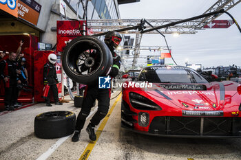 2024-06-13 - 70 IRIBE Brendan (usa), MILLROY Ollie (gar), SCHANDORFF Frederik (dnk), Inception Racing, McLaren 720S LMGT3 Evo, LM GT3, celebrating during the Hyperpole of the 2024 24 Hours of Le Mans, 4th round of the 2024 FIA World Endurance Championship, on the Circuit des 24 Heures du Mans, on June 13, 2024 in Le Mans, France - 24 HEURES DU MANS 2024 - THURSDAY - HYPERPOLE - ENDURANCE - MOTORS