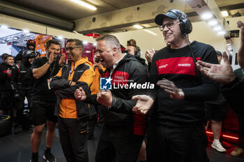 2024-06-13 - 70 IRIBE Brendan (usa), MILLROY Ollie (gar), SCHANDORFF Frederik (dnk), Inception Racing, McLaren 720S LMGT3 Evo, LM GT3, celebrating during the Hyperpole of the 2024 24 Hours of Le Mans, 4th round of the 2024 FIA World Endurance Championship, on the Circuit des 24 Heures du Mans, on June 13, 2024 in Le Mans, France - 24 HEURES DU MANS 2024 - THURSDAY - HYPERPOLE - ENDURANCE - MOTORS