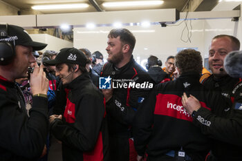 2024-06-13 - 70 IRIBE Brendan (usa), MILLROY Ollie (gar), SCHANDORFF Frederik (dnk), Inception Racing, McLaren 720S LMGT3 Evo, LM GT3, celebrating during the Hyperpole of the 2024 24 Hours of Le Mans, 4th round of the 2024 FIA World Endurance Championship, on the Circuit des 24 Heures du Mans, on June 13, 2024 in Le Mans, France - 24 HEURES DU MANS 2024 - THURSDAY - HYPERPOLE - ENDURANCE - MOTORS